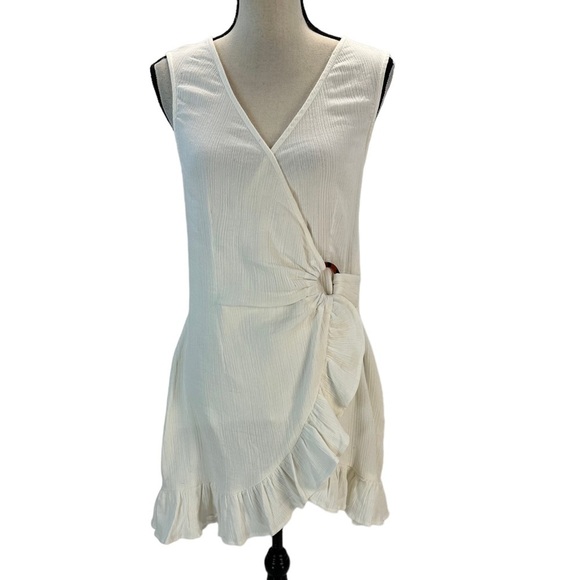 ASOS Design Sleeveless Crinkle Faux Wrap Ring Ruffle Hem Mini Dress - White - 6 - Picture 1 of 11